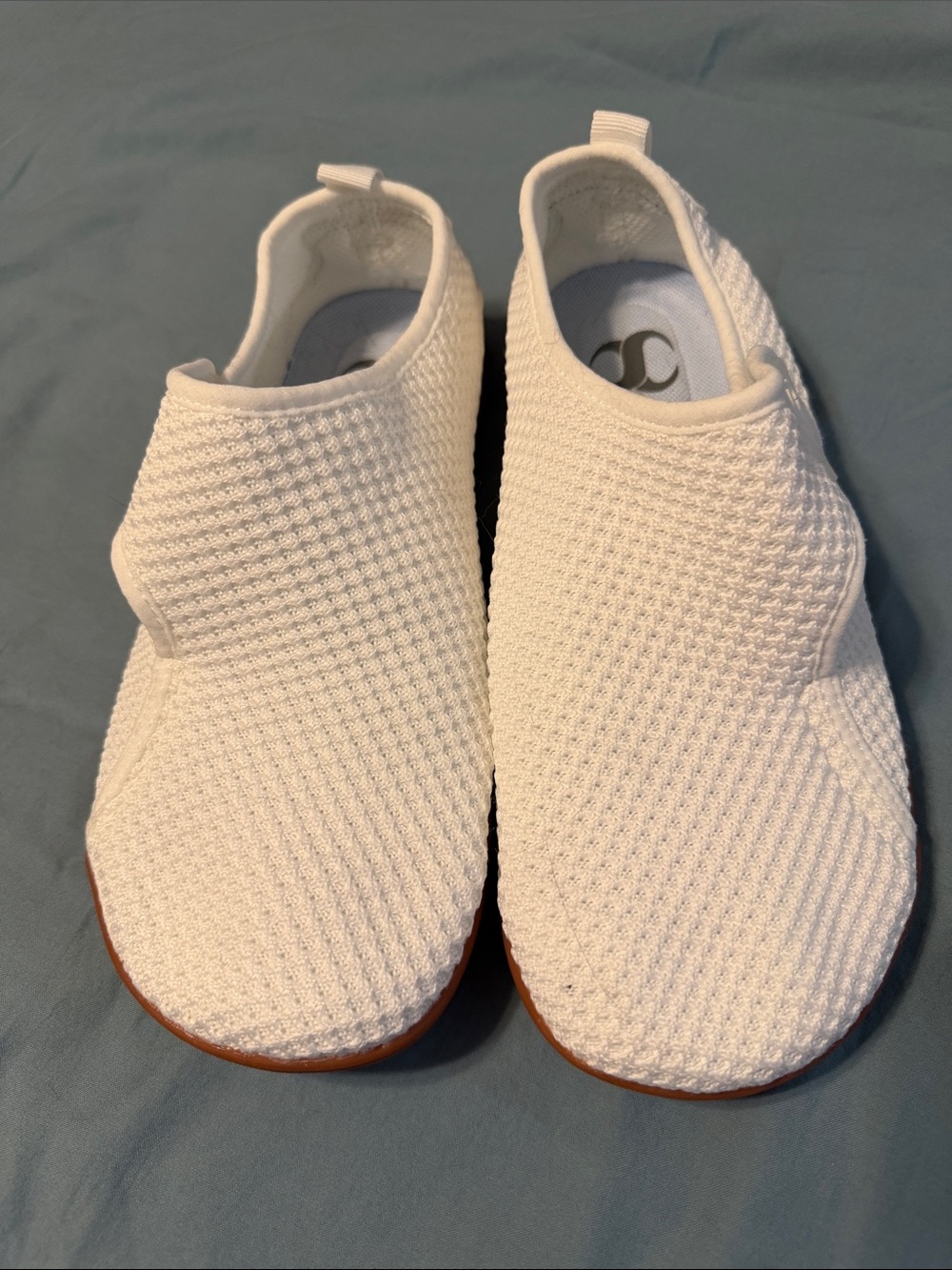 New walking shoes, adjustable.